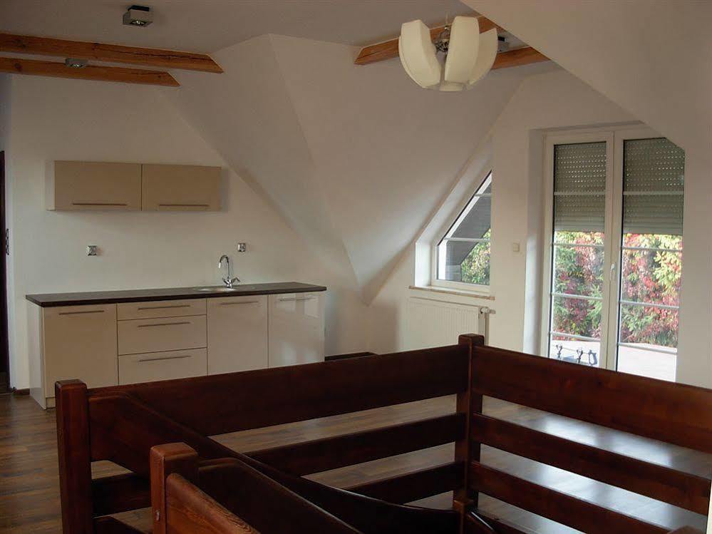 Villa Hof Luboń Buitenkant foto